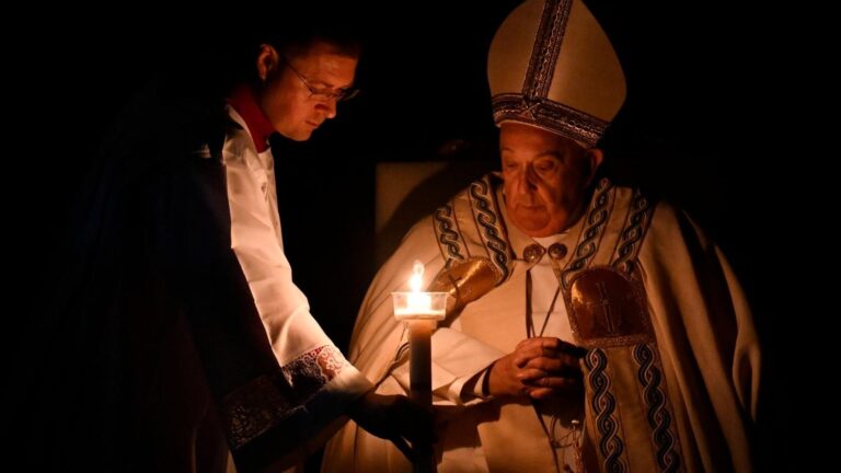 Pope at Easter Vigil: ‘With Jesus no tomb will suppress the joy of life’