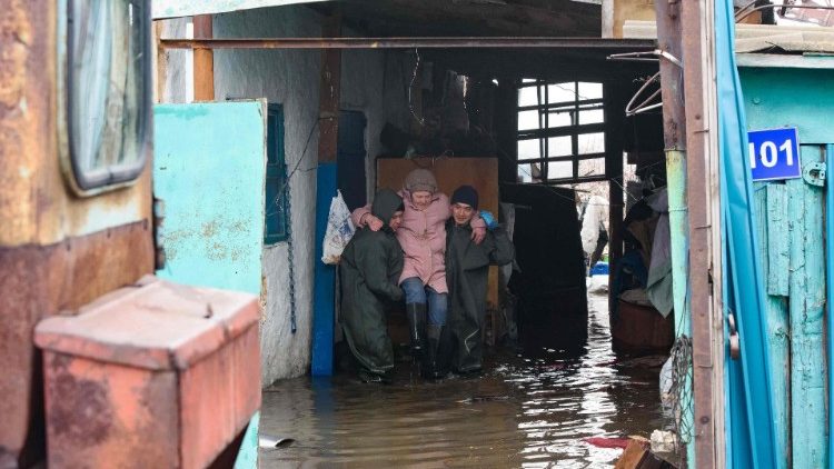 Rescue operations in the Kazakh settlement of Pokrovka