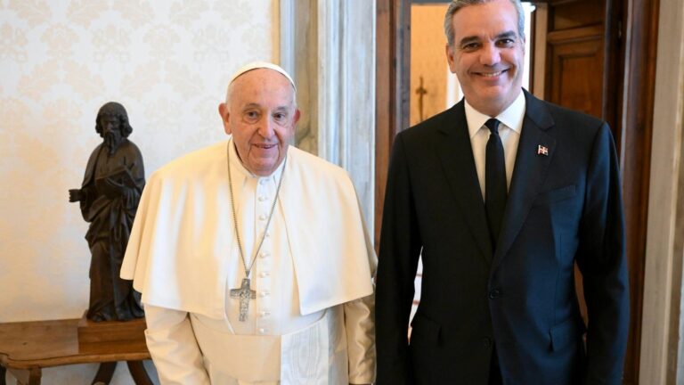 Pope Francis meets with Dominican President