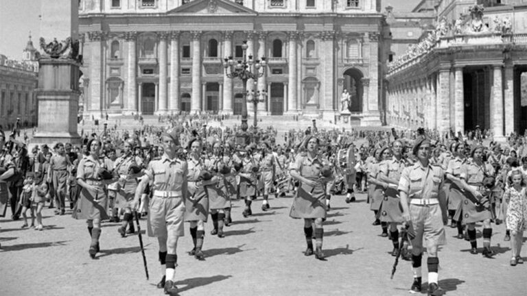 80 years after historic meeting with Pope, Irish Regiment returns to the Vatican