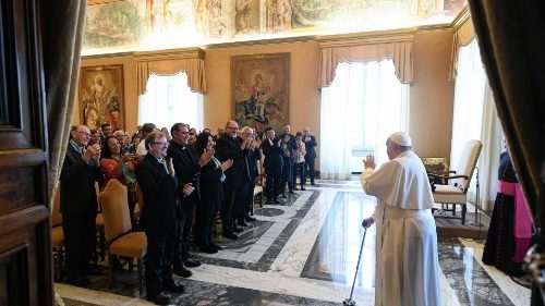 Pope congratulates Scalabrinians for their unwavering commitment to migrants