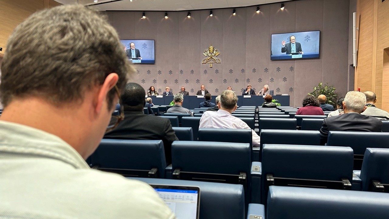 Synod Briefing - Day 4: 'We must overcome fear of one another'