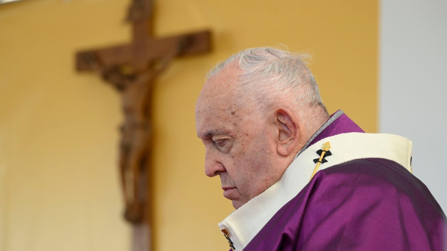 Pope offers Mass for All Souls’ Day at Rome’s Laurentino Cemetery