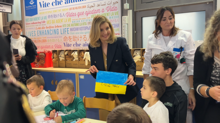 Ukraine‘s First Lady meets Pope and visits patients at Vatican Children’s Hospital