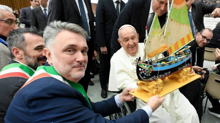 Pope to Italian fishermen and health workers: ‘Work as a team’