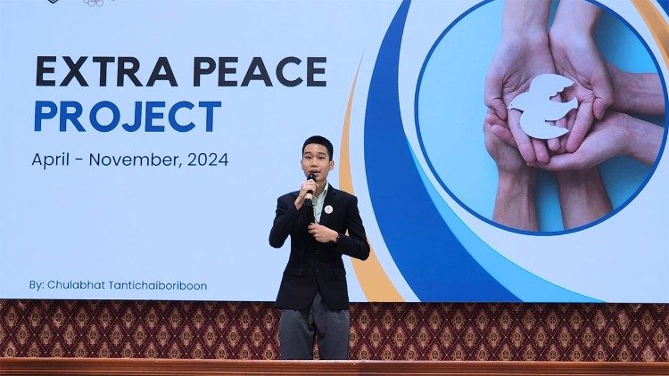 Chulabhat Tantichaiboriboon, leader of the “Extra Peace” student team which organized the event. (Photo by Peter Monthienvichienchai / LiCAS News)