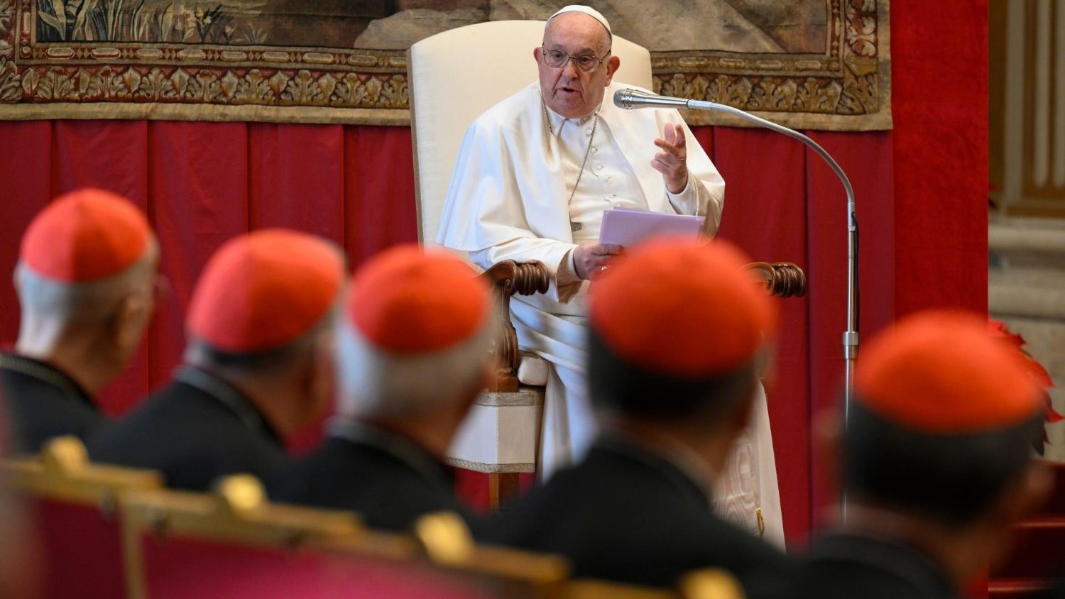 Pope to Roman Curia: 'Never speak ill of one another'